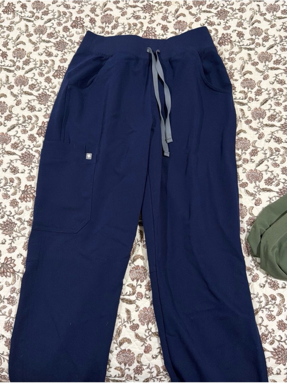 Figs Kade Kargo pants size S/Tall